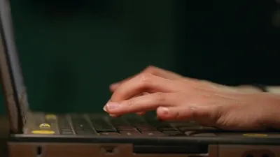 E13