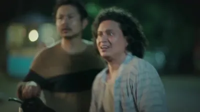 E10