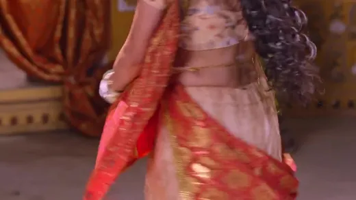E818