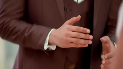 E223