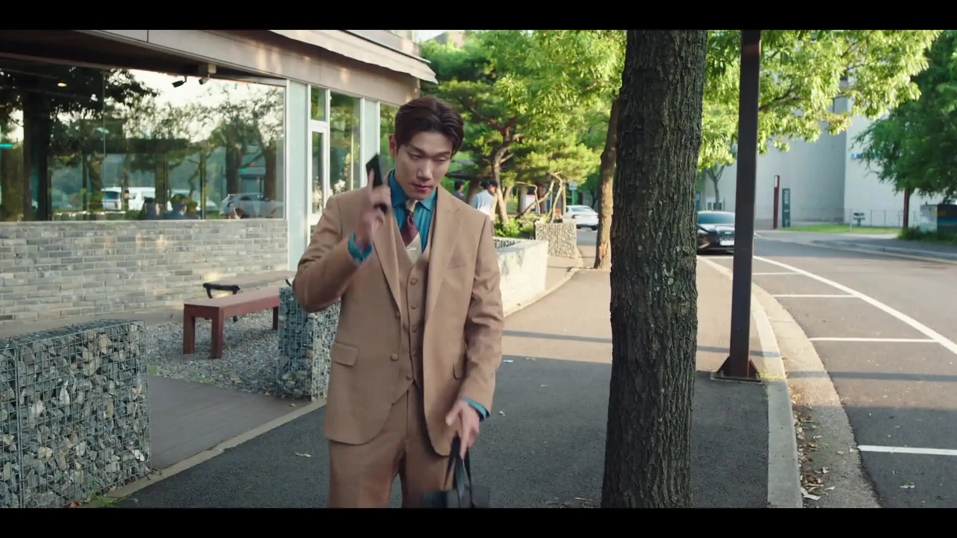 E7
