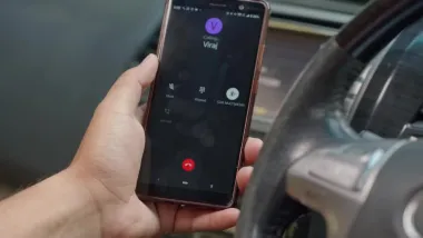 E372