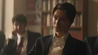 E6.Pretend You're Someone Else