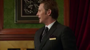 E10.Knock knock...House creeping!