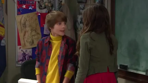 E10.Girl Meets Crazy Hat
