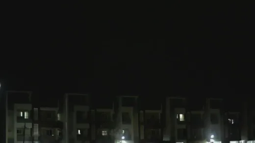 E4