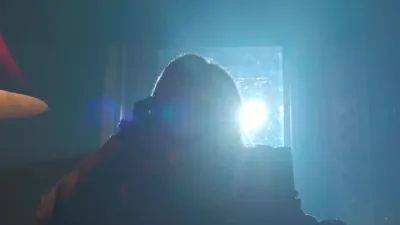 E129