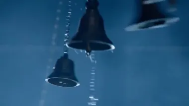 E8