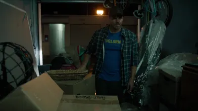E8.DANGER CROSSING