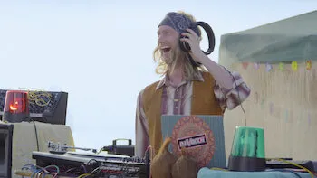 E2.Escape from Party Beach