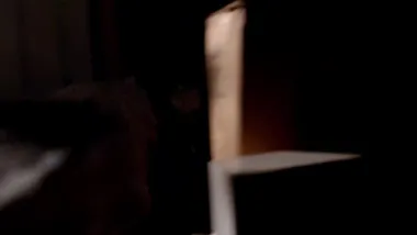 E498