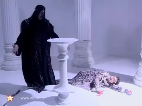 E43