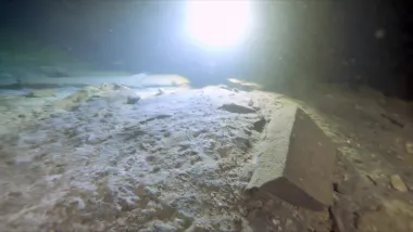 E3.Holes in the Ocean