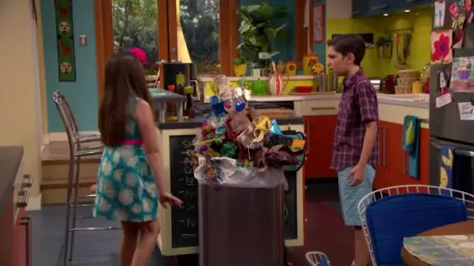 E2.Phoebe vs. Max