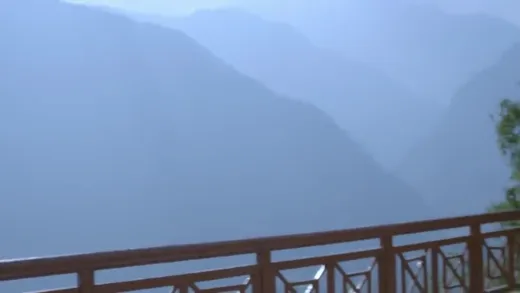 E8