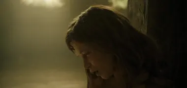 E1.Heavy Hangs the Head