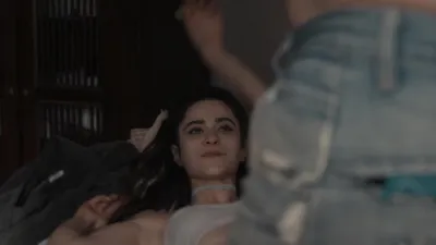 E4