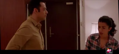 E8