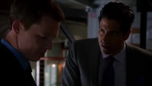 E4.Blind Sides