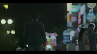 E10.Yeon-mi Visits Luni Tarot Cafe