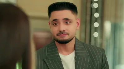 E389