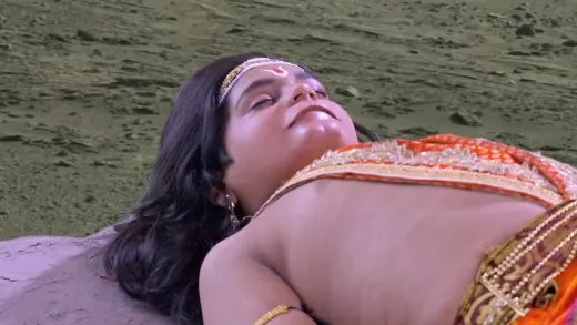 E565