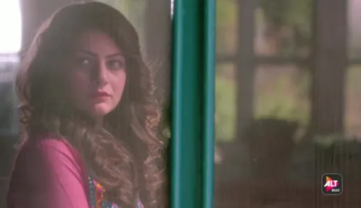 E4